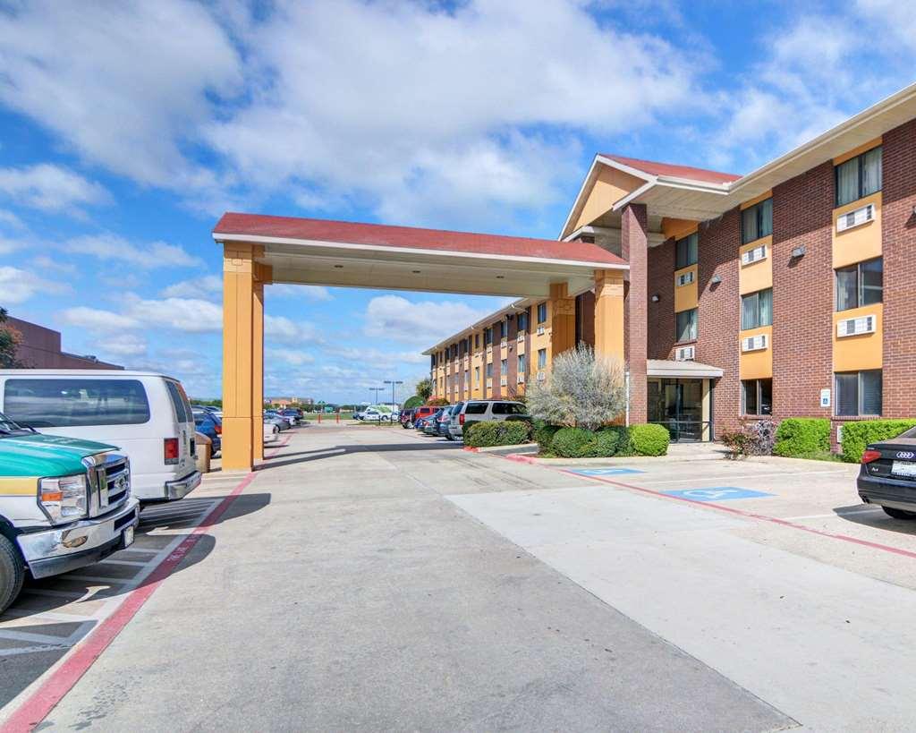 Quality Inn Dfw Airport North - אירווינג מראה חיצוני תמונה